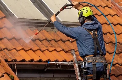 Démoussage et hydrofuge de toiture à Aumes